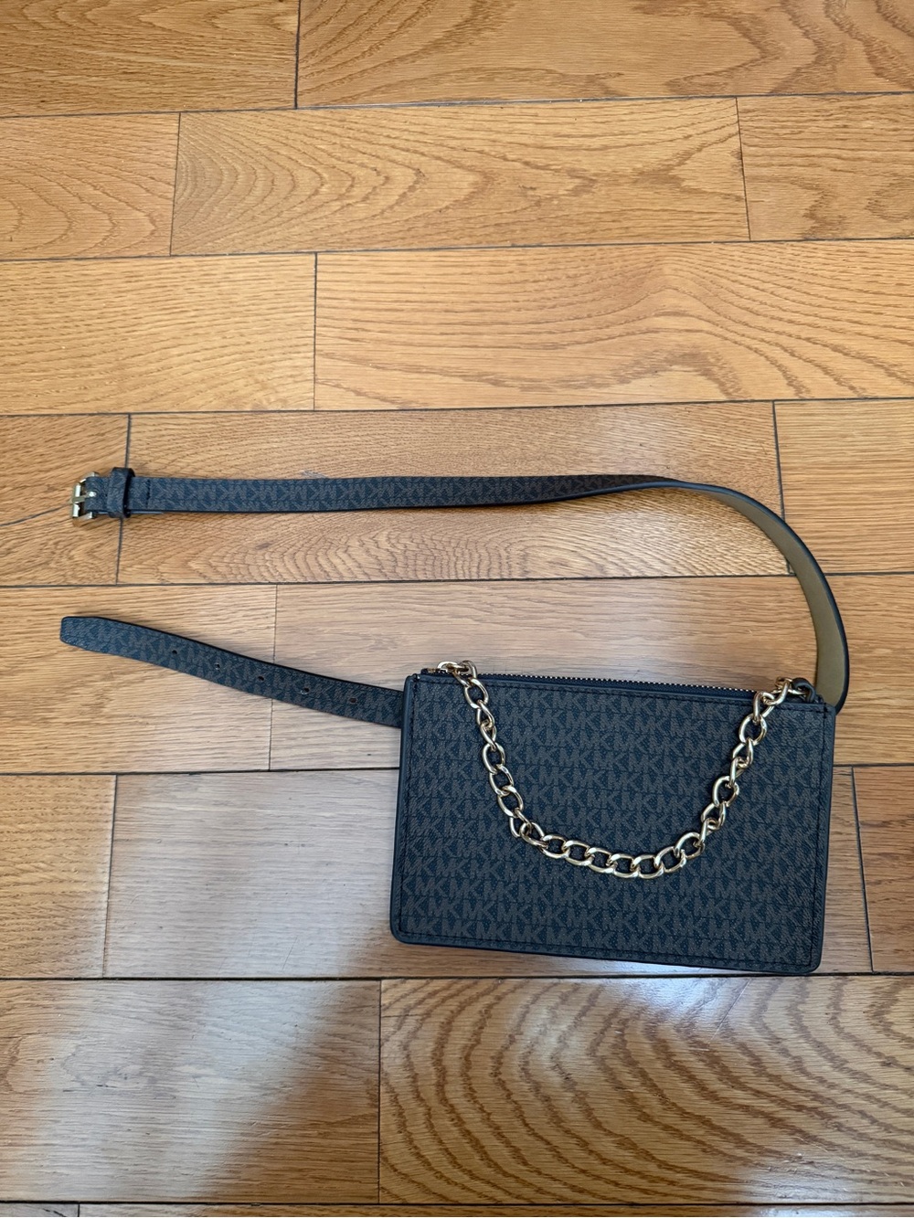 Michael Kors Black Signature Crossbody with Gold Chain